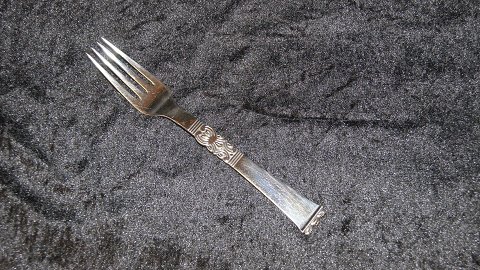Middagsgaffel #Rigsmønster Sølvbestik
Frigast sølv
Længde 18,7 cm.