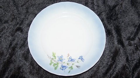 Dessert tallerken Christianholm Porcelæn
Den nr 6
Måler 17 cm i dia
Pæn og velholdt stand
web 13077   SOLGT