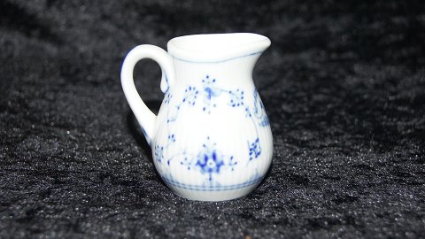 Little Cream Jug # Iron Porcelain Bing and Grondahl
Deck # 2038
SOLD