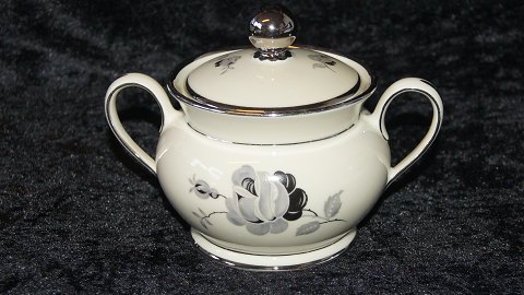 Sugar bowl #Sortrose Kpm
Copenhagen Porcelain Painting