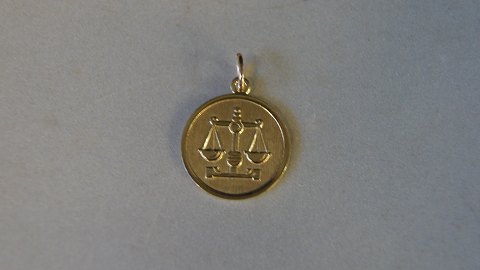 Elegant Pendant Weight Zodiac 
14 Carat Gold
Stamped 585