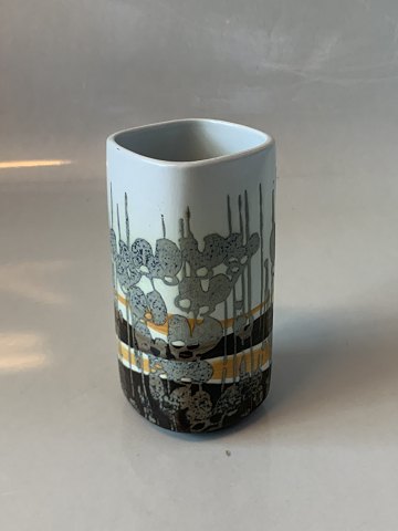 Royal Copenhagen Baca
Siena, Vase
Dec. No. 962/3762.
Height 12.8 cm.