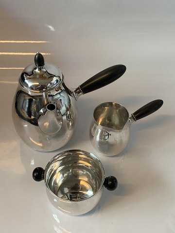 Georg Jensen Coffee set
Coffee pot no 80 A Measures 17.5 cm approx
Creamer No 80 C Measures 6.5 cm approx
Sugar bowl No 80 B. Measures 5.5 cm