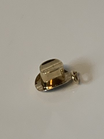 Hat i 14 karat Guld
Stemplet 585
Måler 21,16 mm ca
Brede 10,41 mm