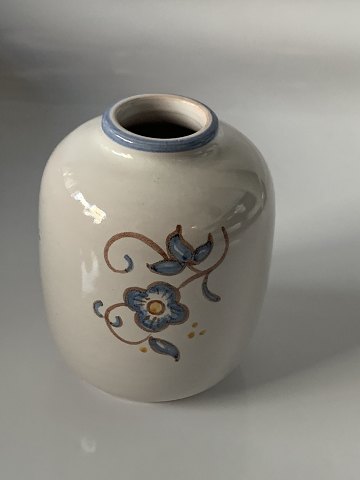 Vase From L.Hjorth Denmark
Deck no. 14
Height 9 cm