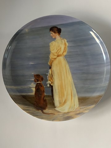 Bing and Grondahl #1986
"Summer evening at Skagen" P.S Krøyer
Deck no #0 #383B
Measures 20.7 cm
SOLD