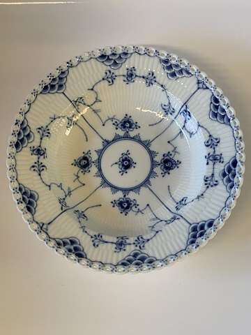 Royal Mussel Painted Full Lace, Small Deep Plate
Produced in Denmark
Dec. No. 1/1079
Diameter 23 cm.