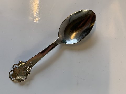 Serving spoon in silver
with steel sheet
Length approx. 15.8 cm