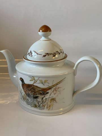 Jagtstellet Mads Stage Teapot with Pheasant hen. Height 17.5 cm. 12 x 24 cm.
