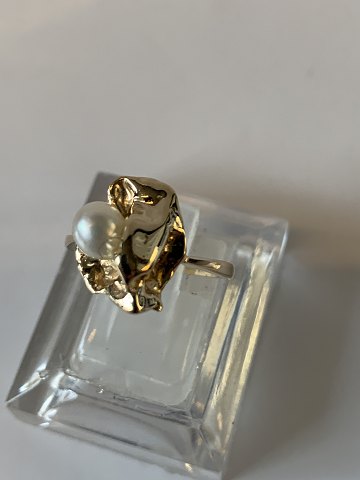 Gold ladies ring pearl #14 carat