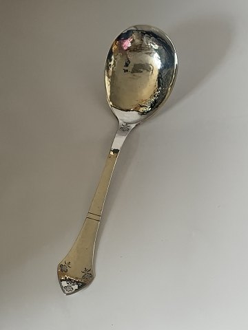 Serving spoon / Potato spoon in Silver
Length approx. 22.4 cm
Stamped in 1933 Johannes Siggaard