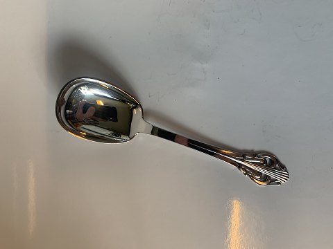Serving spoon / Marmalade spoon in silver
Length approx. 13.5 cm
Stamped 830S W&SS