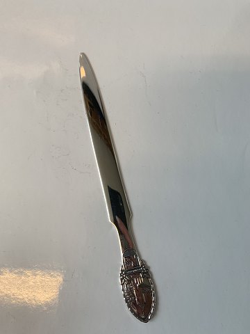 Letter knife in silver
Length approx. 19.6 cm
Stamped 3 Towers
Produced Year.1954