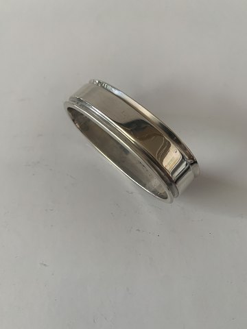 Napkin ring in sterling silver 22B - Pyramid.
Stamped Georg Jensen stamps, HN, Denmark, 925S.