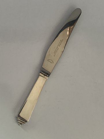 Dinner knife #Pyramid Georg Jensen Silver
Length 22.7 cm approx