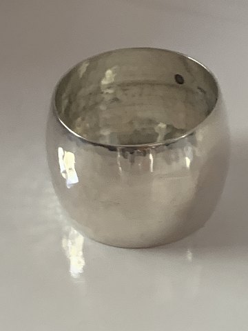Napkin ring Silver
Size 3.3 x ø 4.5 cm.
Stamped: 830S