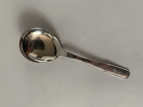 Serving spoon Thirslund Danish silver cutlery
Hans Hansen Silver
Length 23.9 cm.