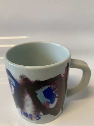 Royal Copenhagen Faience, Year Mug 1995
Deck No. 3495 or 495
Height 7.5 cm.