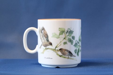 Year mug from Jagtstellet, vintage 2008. Motif of Misteldrosse.
SOLD