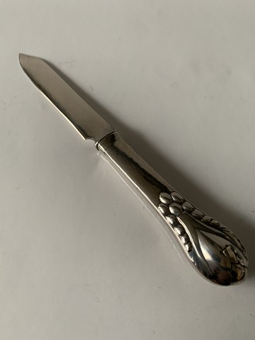 Evald Nielsen No. 3 Cheese knife Silver
Stamped 830 Evald Nielsen
Length. 16 cm