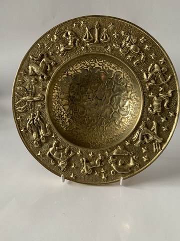 Dish / Ashtray brass
Rand represents the 12 zodiac signs.