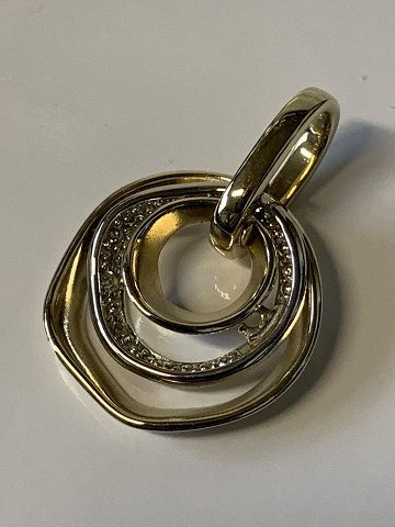Pendant in 14 carat gold, with diamonds. Timeless design. Stamped 585 KZI
