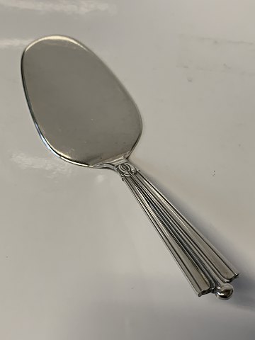 Cake spatula in silver stain with Corinth pattern. Great for the cake table.