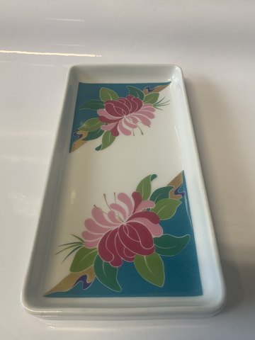 Bing og Grøndahl Fad med blomster.
Måler: 19x9 cm.
SOLGT