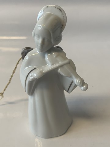 Bing & Grondahl porcelain angel from the Heavenly music series.
No. 2 of 12.