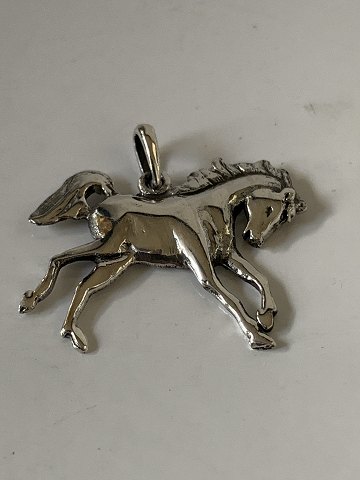 Sølvvedhæng /Charms motiv Hest og flotte detaljer.
