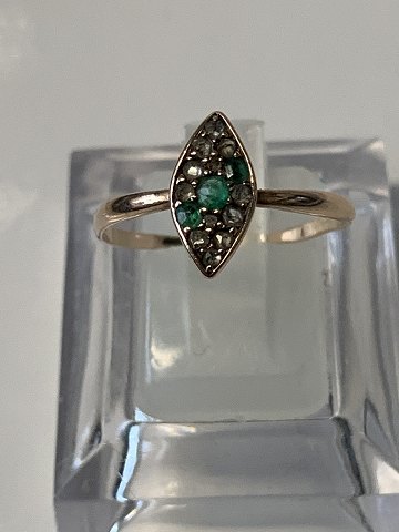 14 k Guldring med smaragd og Brillanter
Ring størrelse 61