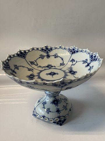 Royal Copenhagen High stand on foot Blue Fluted Full lace.
Decoration No. 1020.

