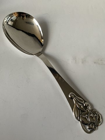 Serveringsske / Kartoffelske i Sølv.
Længde 22,5 cm.