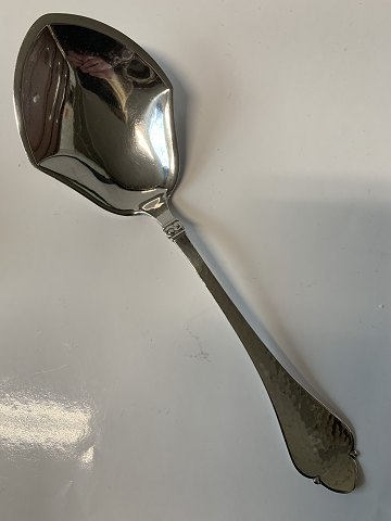 Bernsdorff Sølv Serveringsske
Længde 24,6 cm.