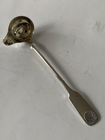 Cream spoon Mussel Silver
Length 13.5 cm.