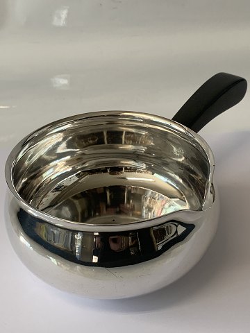 Kokotte, skål med hank i sterling sølv
Designed by F. Hingelberg Anno 1935
