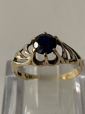 14 karat guld, Dame ring med blå sten.
Ring størrelse 59.