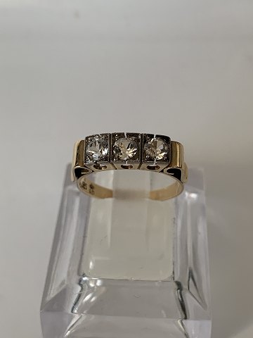14 karat rød/hvidguld, Dame ring med 3 klare sten.
Ring størrelse 55.
