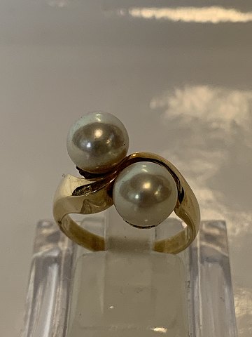 14 karat guld, Dame ring med to perler.
Ring størrelse 52.