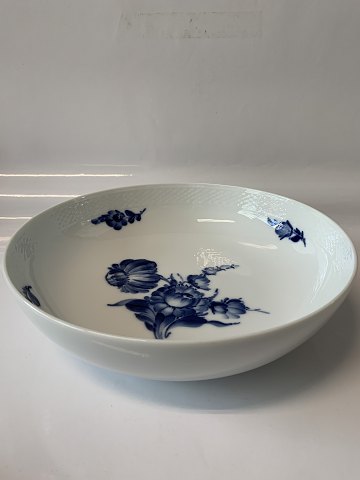 Royal Copenhagen Blå Blomst Flettet, Stor Salat skål.
Dek. Nr. 10/8061.