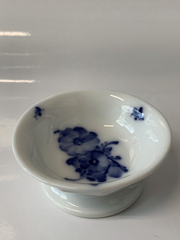 Royal Copenhagen Blue Flower angular salt shaker.
Decoration No 10/8585
