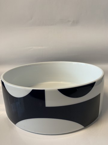 Stor Verner Panton skål med blå og hvide nuancer.
Ø: 24 cm -H: 8,5 cm.