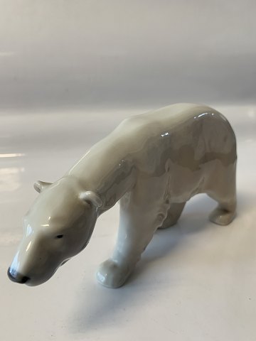 Royal Copenhagen Figur, Gående Isbjørn.
Måler 17,5 x 9,5 cm.
