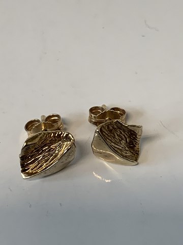 Øreringe i 8 karat guld.
Længde 1,1 cm.
