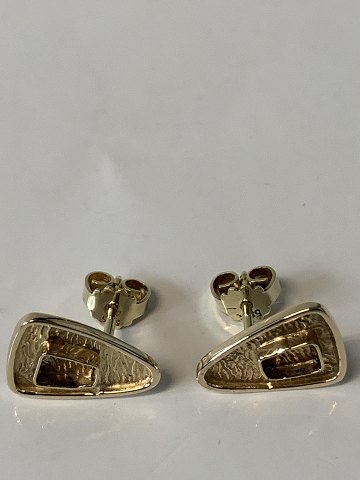 Øreringe i 14 karat guld.
Måler 1,4 x 1,0 cm.