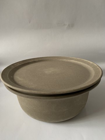 Royal Copenhagen Ildpot, stor rund skål med låg.