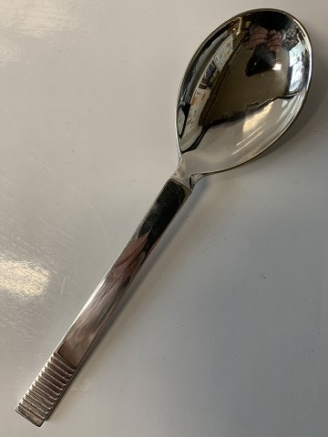 Parallel / Relief Georg Jensen, Dessertske sølv.
Længde 16,8 cm.