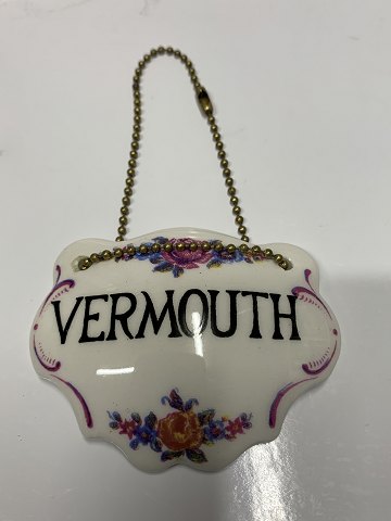 Flaske / Karaffel Vermouth skilt med kæde
Størrelse 7 x 5,5 cm.