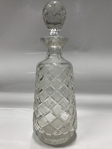 Carafe crystal with cuts
Height with stopper 30.5 cm