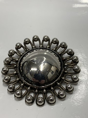 Beautiful brooch in sterling silver. Stamped 925